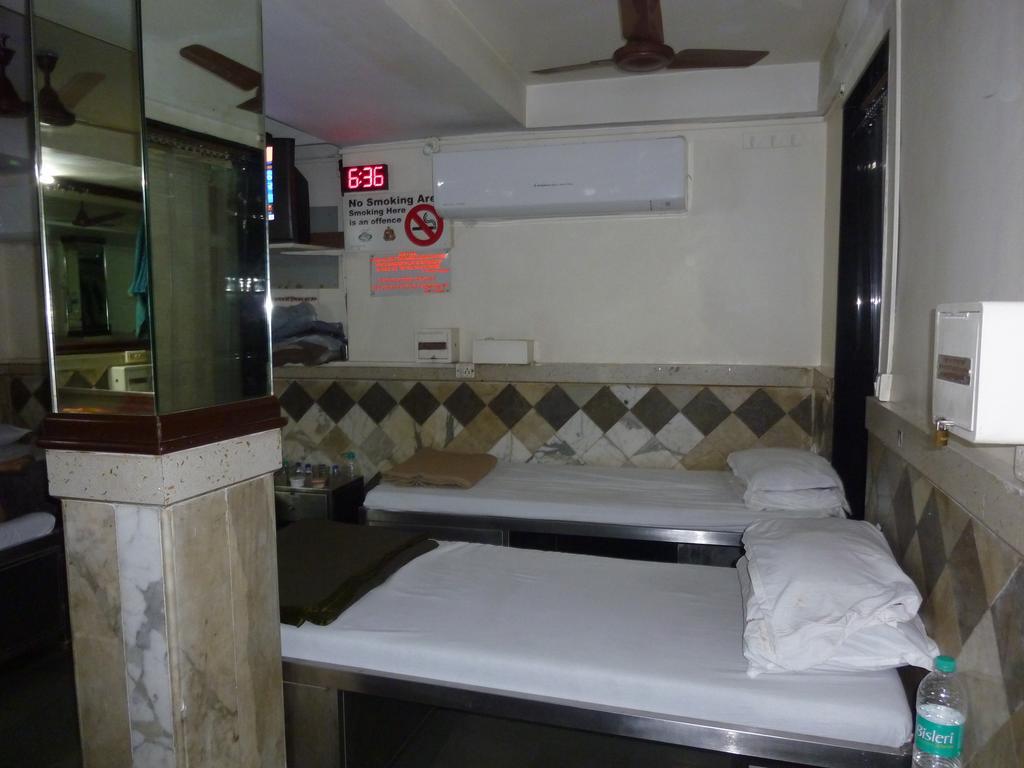 Yadgar Guest House Mumbai Exterior foto