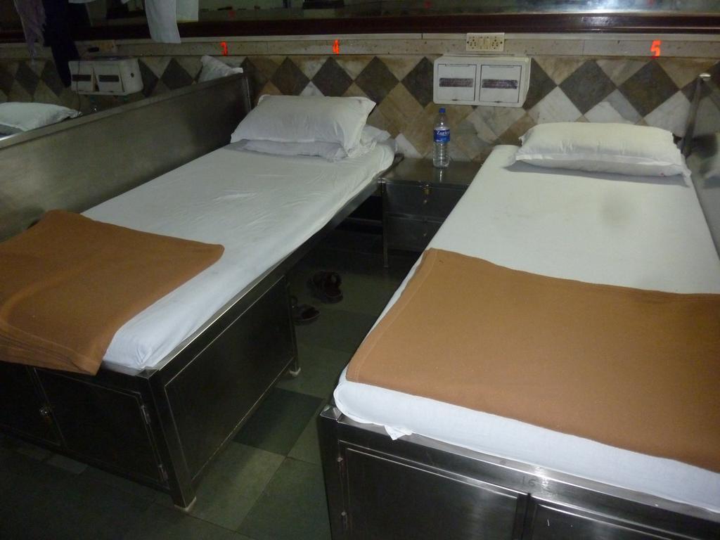Yadgar Guest House Mumbai Exterior foto