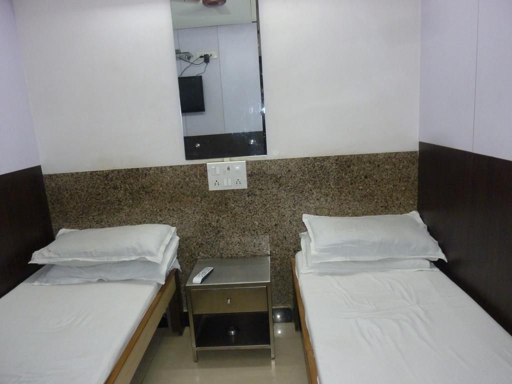 Yadgar Guest House Mumbai Exterior foto
