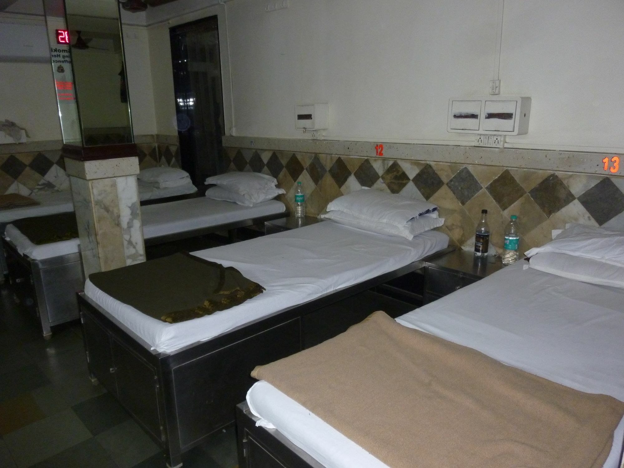 Yadgar Guest House Mumbai Exterior foto